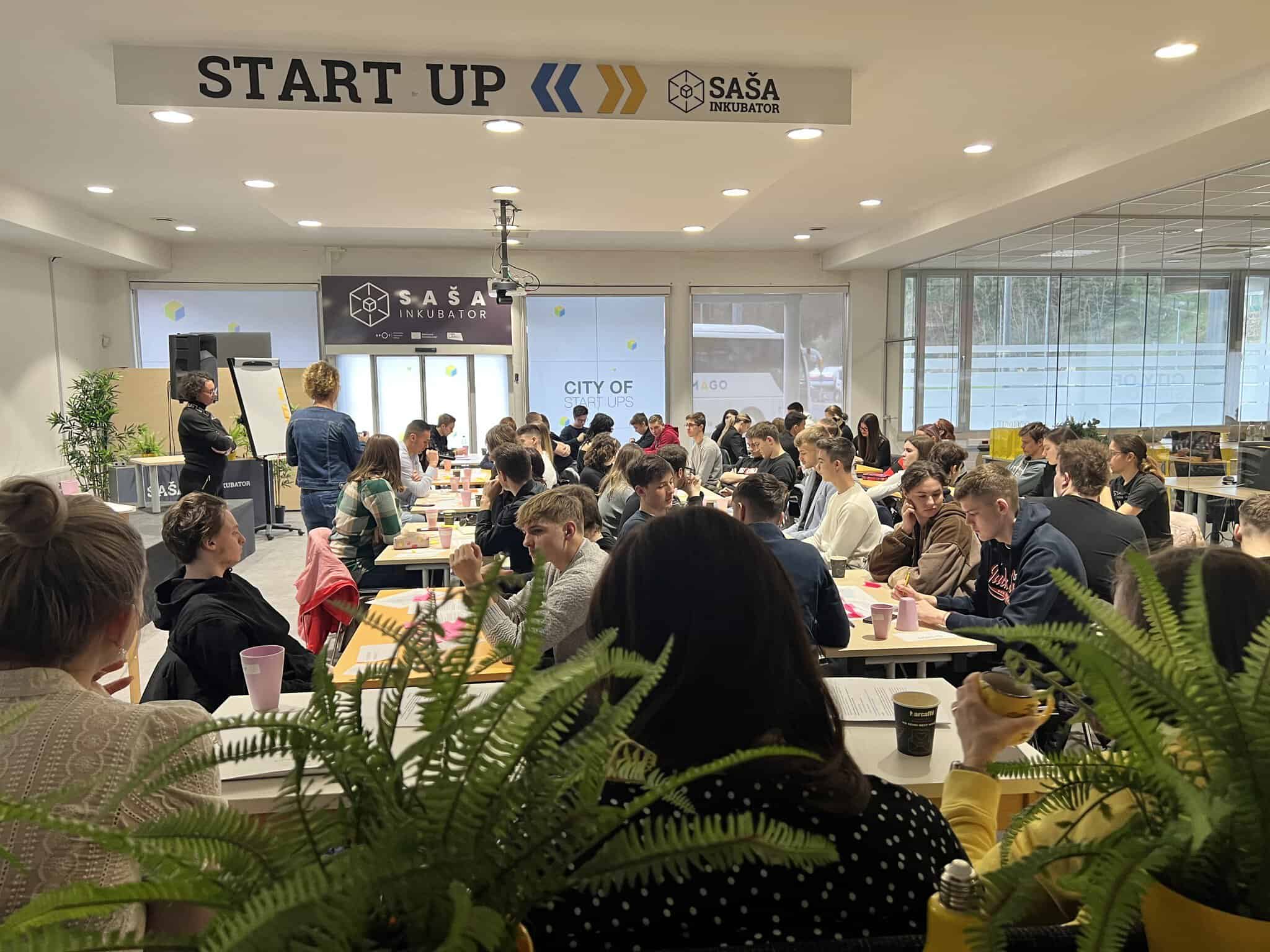 Na inovativnem hackatonu "Green Hack" SAŠA inkubatorja sodelovalo 50 dijakov