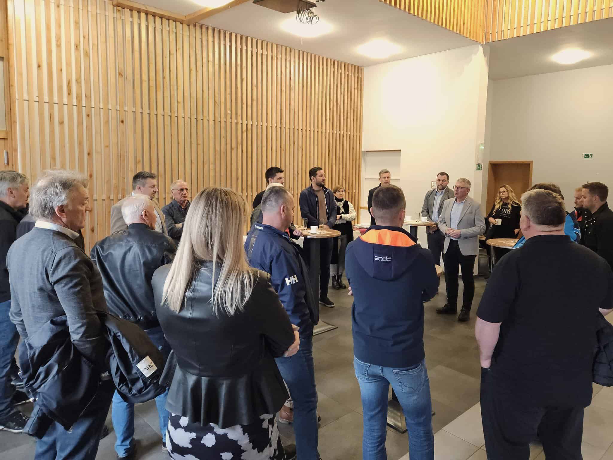 Župan Šmartnega ob Paki gostil srečanje kmetov in podjetnikov