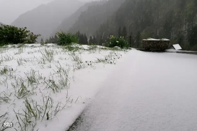 Na severu in vzhodu ponekod sneži, sneg med dežjem tudi v Velenju in okoliških krajih