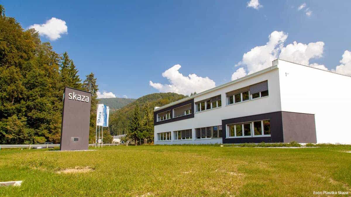 Plastika Skaza lani z upadom prihodkov in dobička