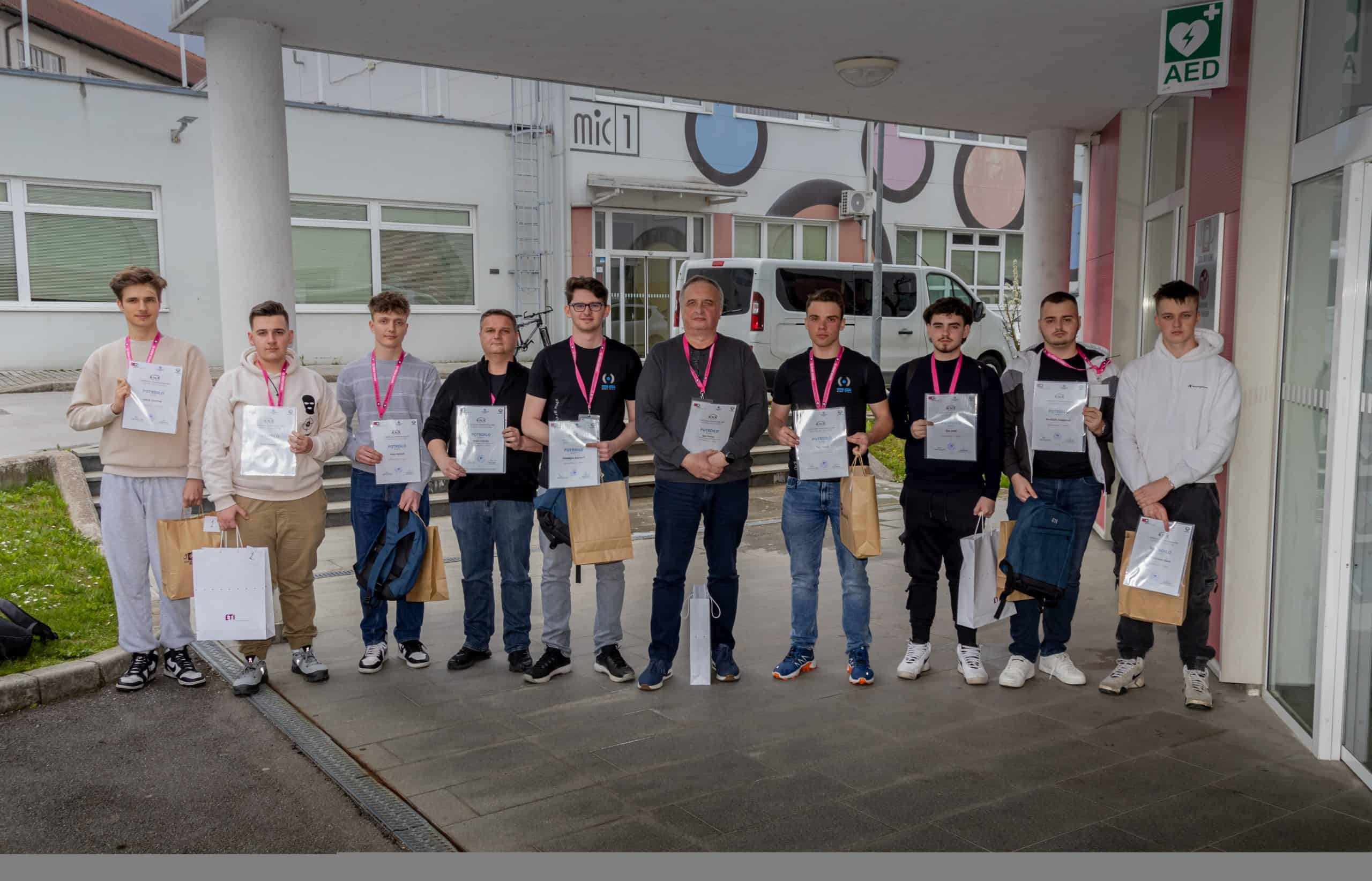 Elektro in računalniška šola ŠCV dosegla 3. mesto na 1. državnem tekmovanju iz KNX