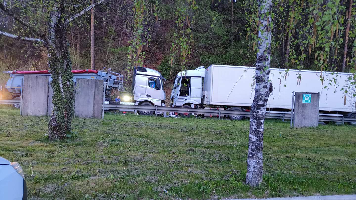 Obvestilo: Cesta Velenje - Slovenj Gradec, v Selu, zaprta zaradi prometne nesreče