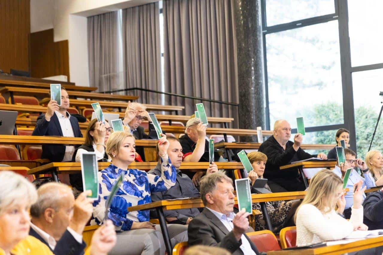 Vzdrževanje občinskih javnih cest prevzema Komunalno podjetje Velenje