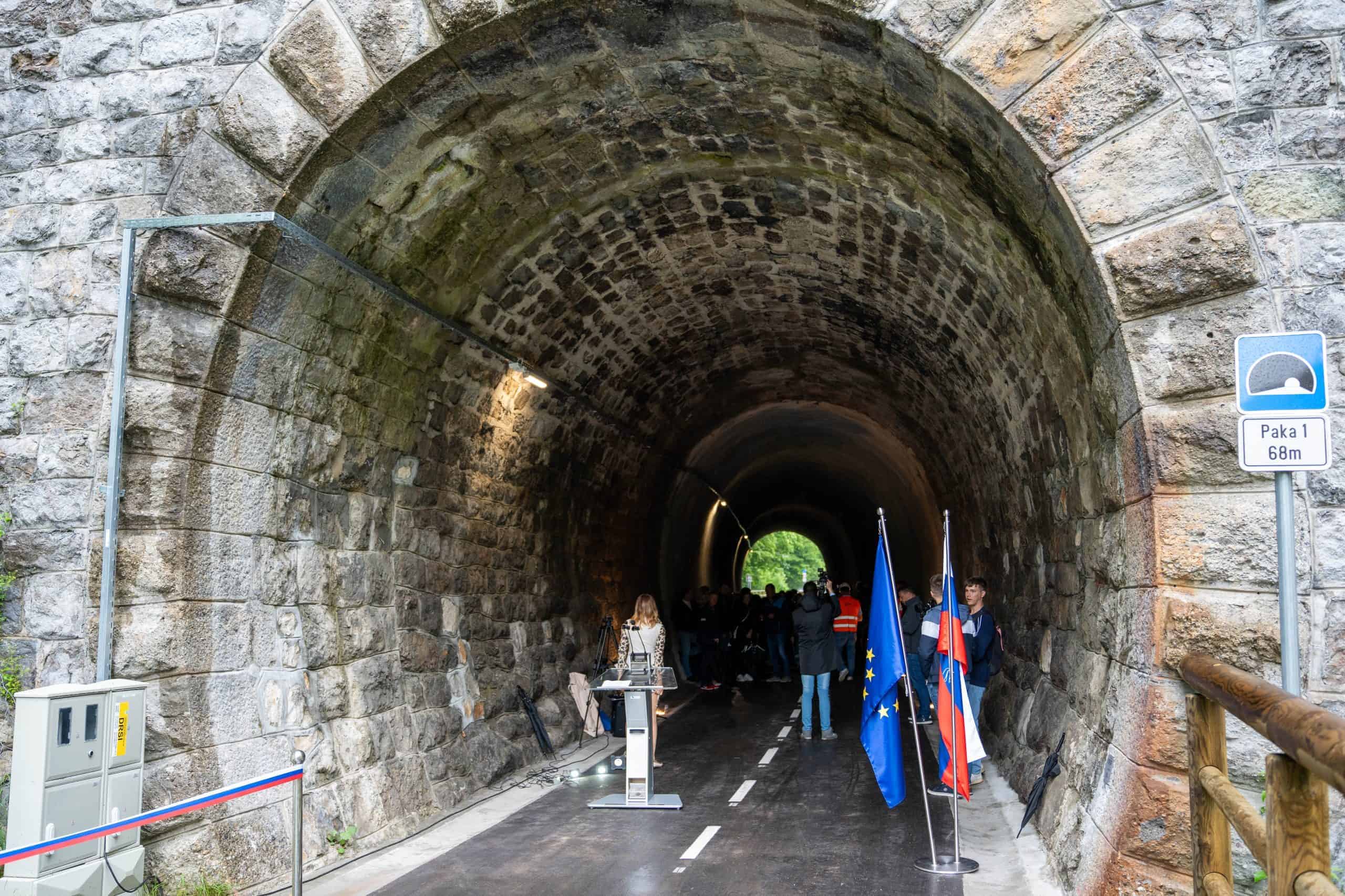 Kolesarska povezava proti Hudi luknji ponovno odprta