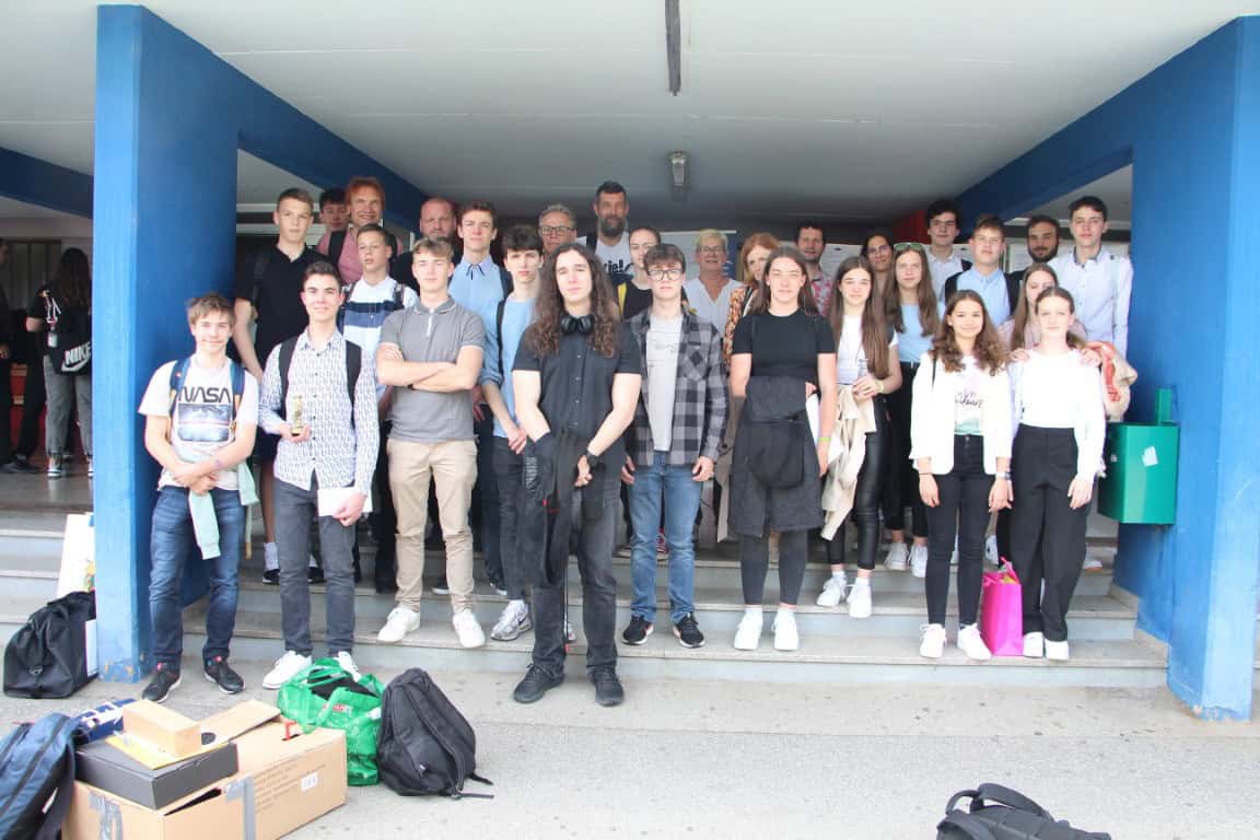 Na javni predstavitvi raziskovalnih nalog 58. Srečanja mladih raziskovalcev Slovenije blesteli tudi raziskovalci SAŠA regije