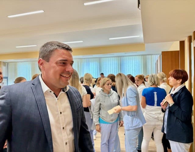 Ob Mednarodnem dnevu medicinskih sester je velenjski zdravstveni dom obiskal župan