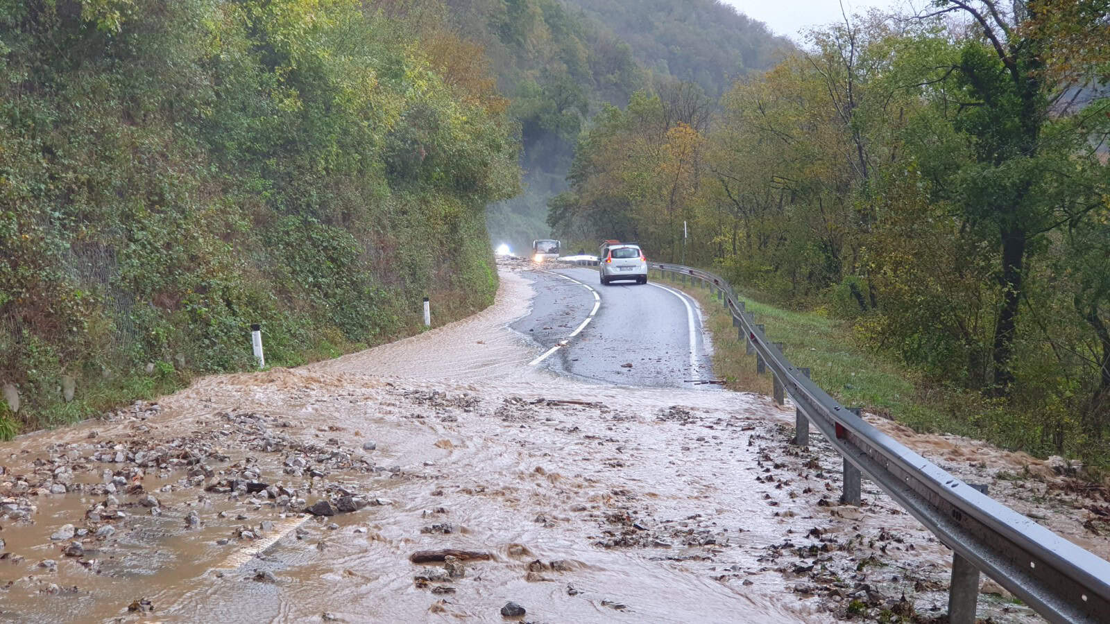 Geološki zavod opozarja na povečano nevarnost nastanka zemeljskih plazov