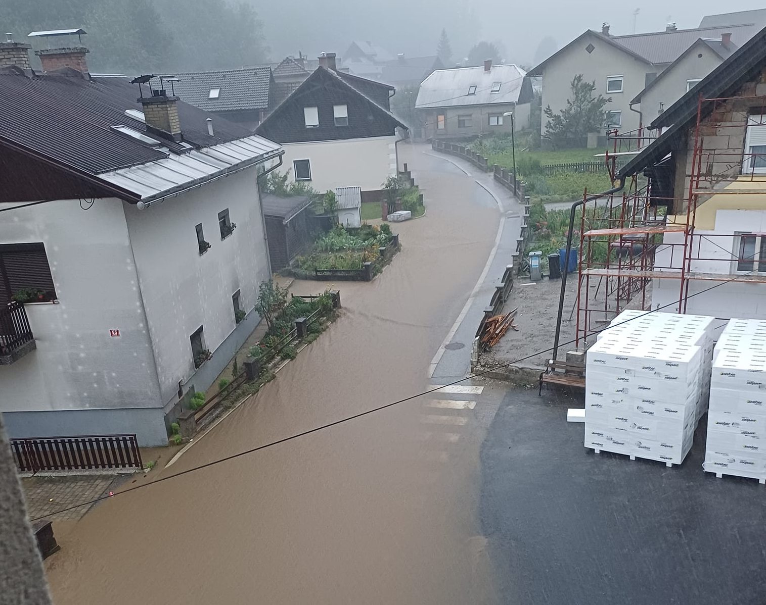 Nedeljsko neurje spet pustošilo po Koroškem