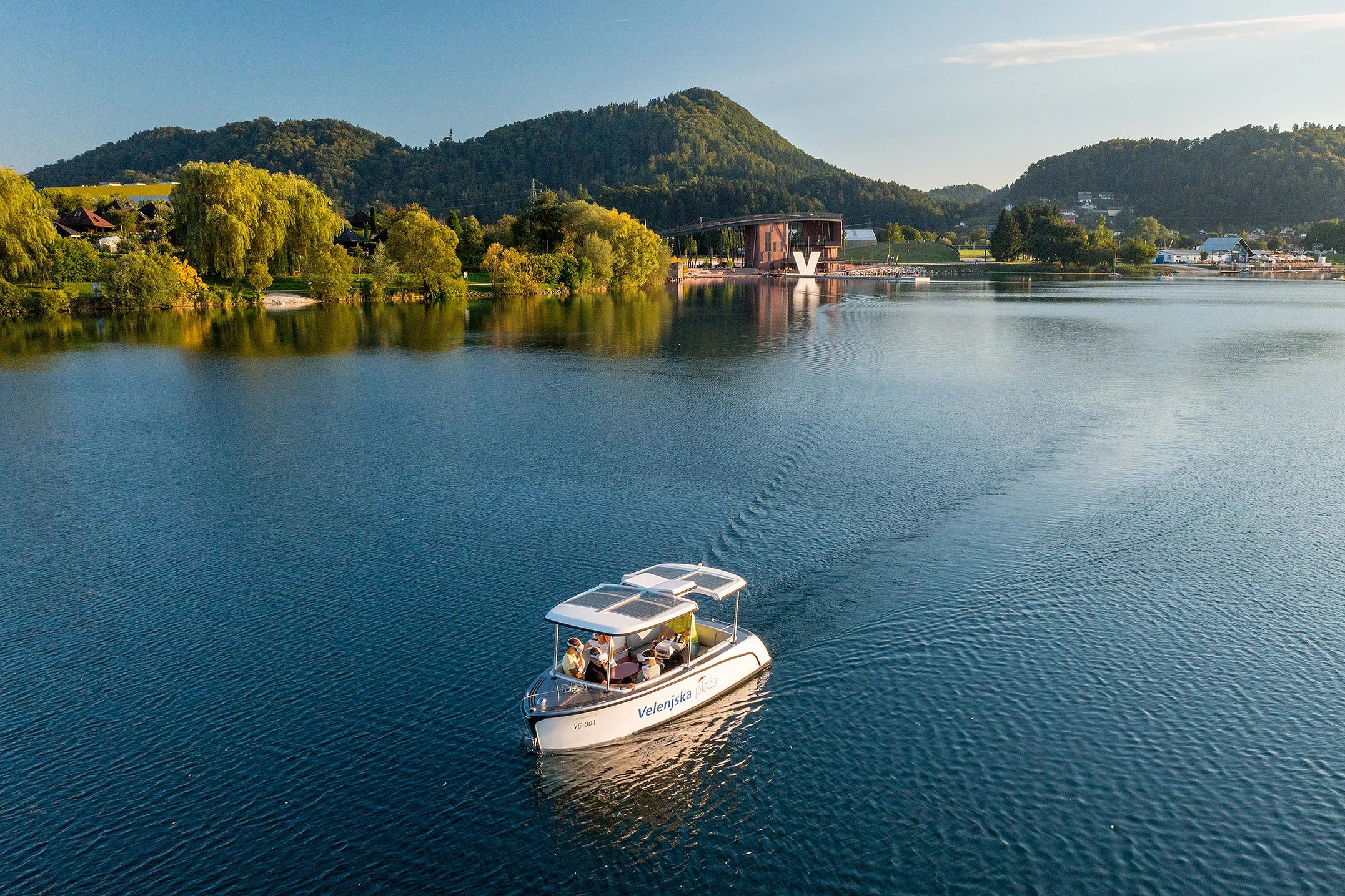 Velenje skozi igro in uganke: brezplačno tematsko vodenje za najmlajše tokrat odkriva skrivnosti potopljenih vasi