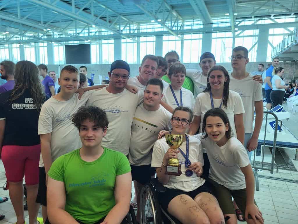 Velenjski paraplavalci in paraplavalke v Zagrebu: Ženska ekipa med najboljšimi tremi 