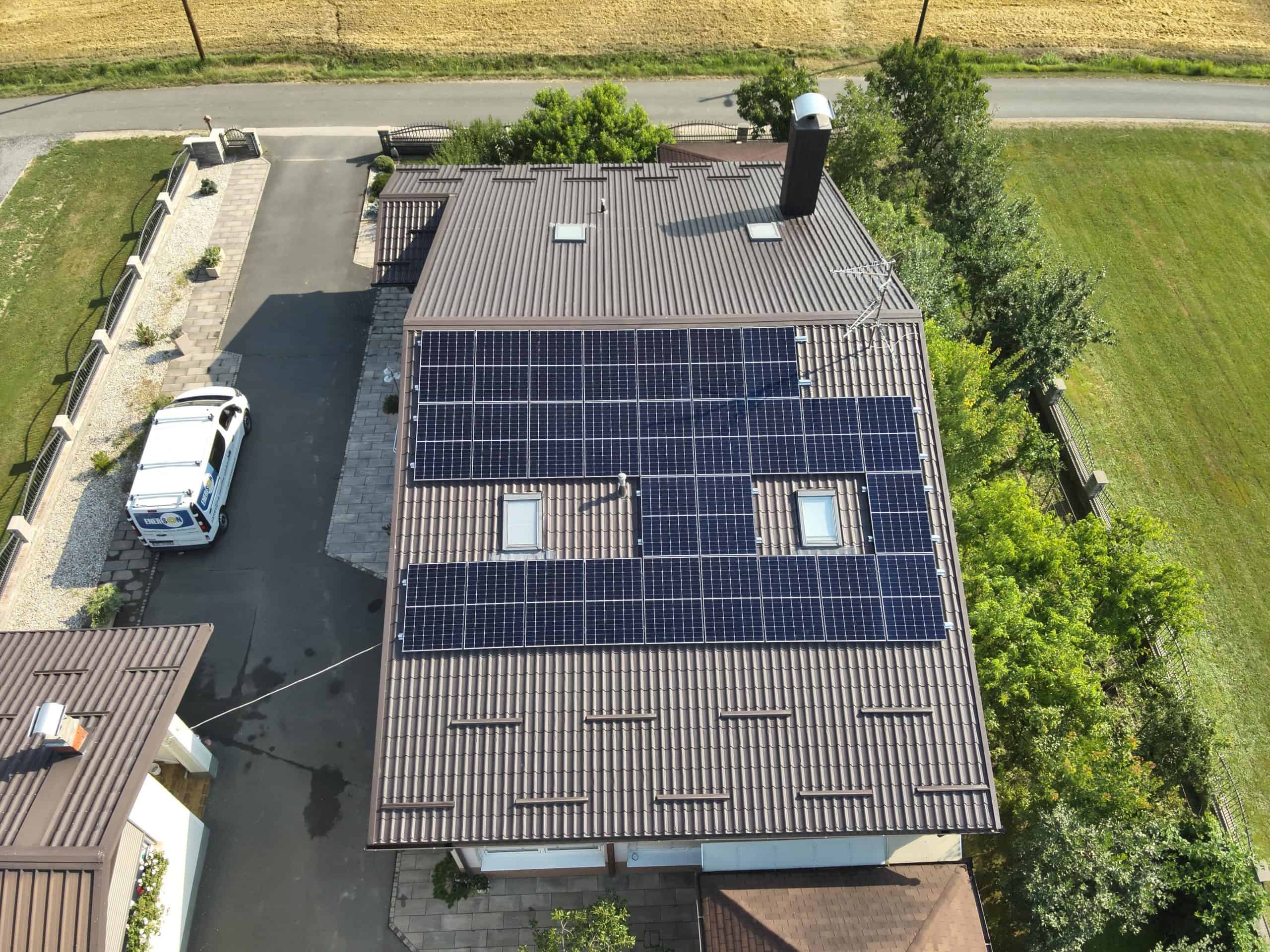 3 razlogi, zakaj se odločiti za pregled sončne elektrarne z dronom