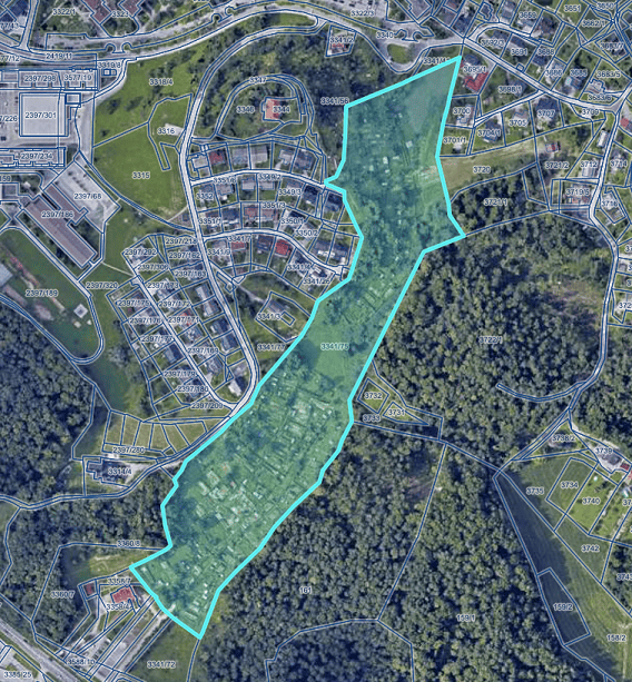 Na dražbi zemljišče za gradnjo 21 stanovanjskih hiš na Gorici