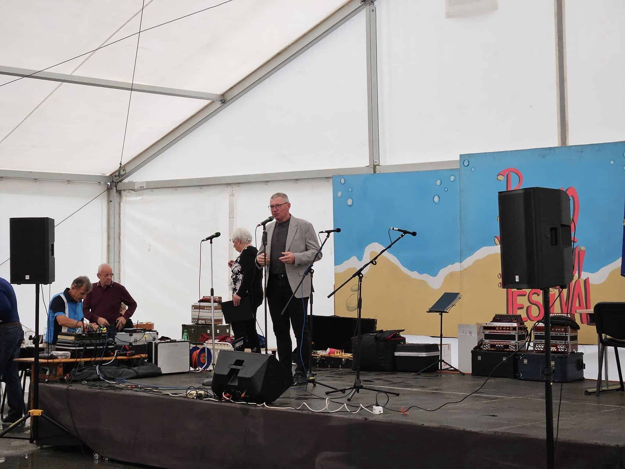 Dež ni ustavil druženja: Tradicionalno srečanje starejših v Šmartnem ob Paki