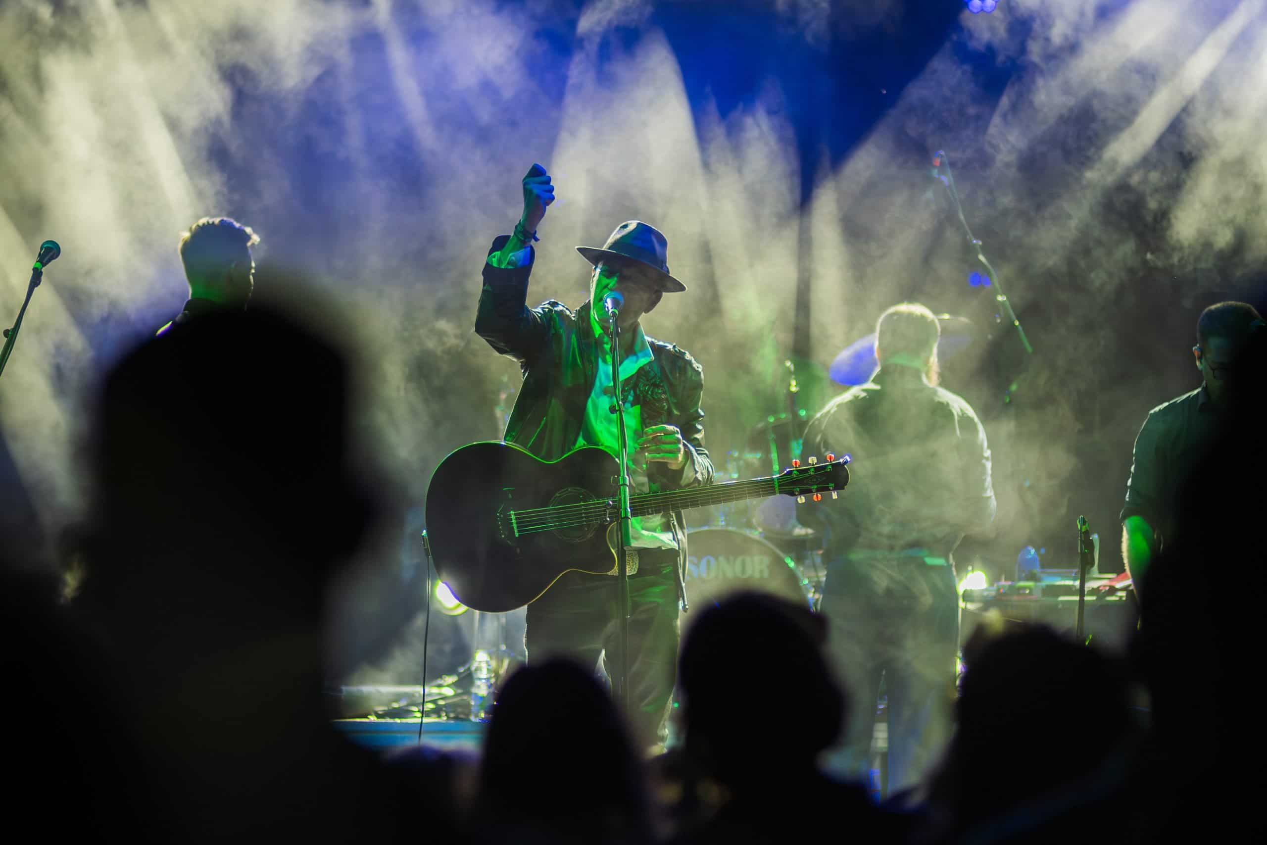 (FOTO) Iz Goričkega na Lakefest: Kreslinova glasbena poslastica na Letnem kinu