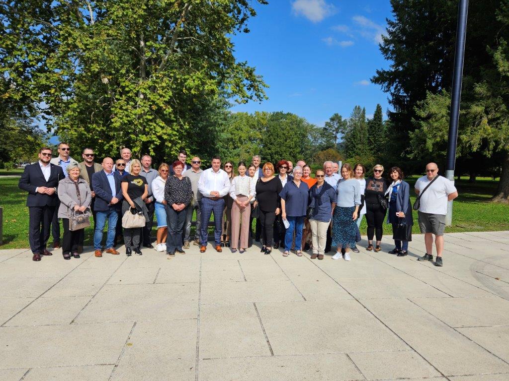 S partnerskimi mesti v Velenju zasadili 15 dreves