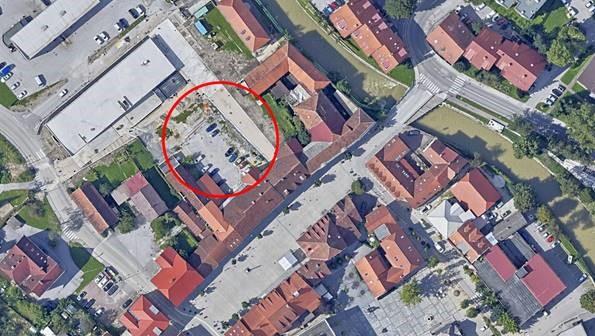 Zaradi gradnje na območju med Glavnim trgom in garažno hišo parkiranje ne bo možno