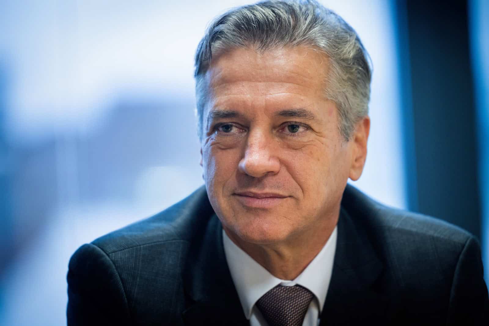 Golob poleg Šutarjevega zakona napovedal tudi možnost predaje nezakonitega orožja