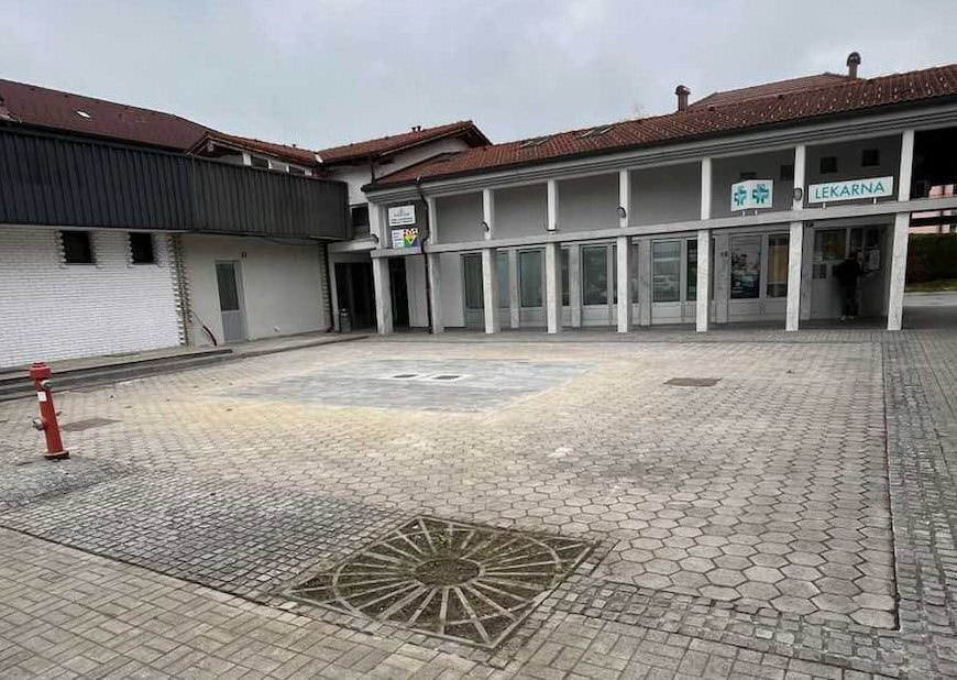 Zaključujejo se gradbena dela v atriju nasproti Mercator Tržnice