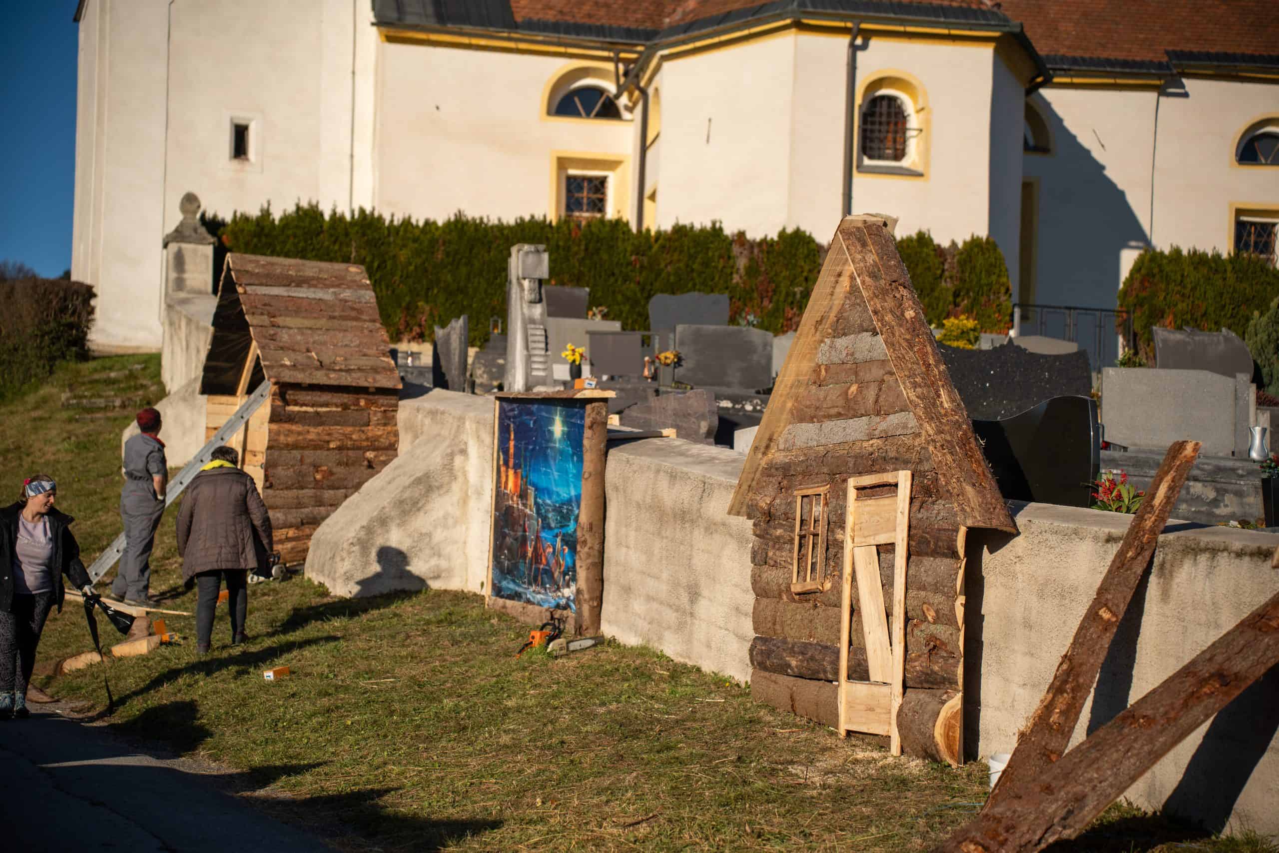 FOTO in VIDEO: V Šentilju pri Velenju združili moči za poseben božični projekt