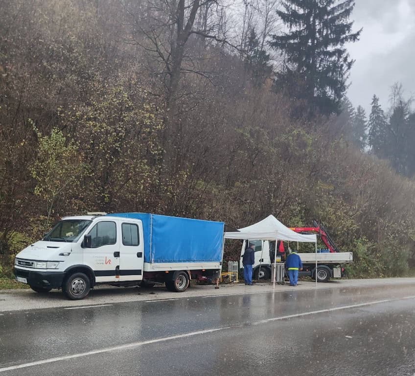 KP Velenje: V teku popravilo zahtevne okvare na transportnem vodovodu na relaciji Šoštanj–Velenje