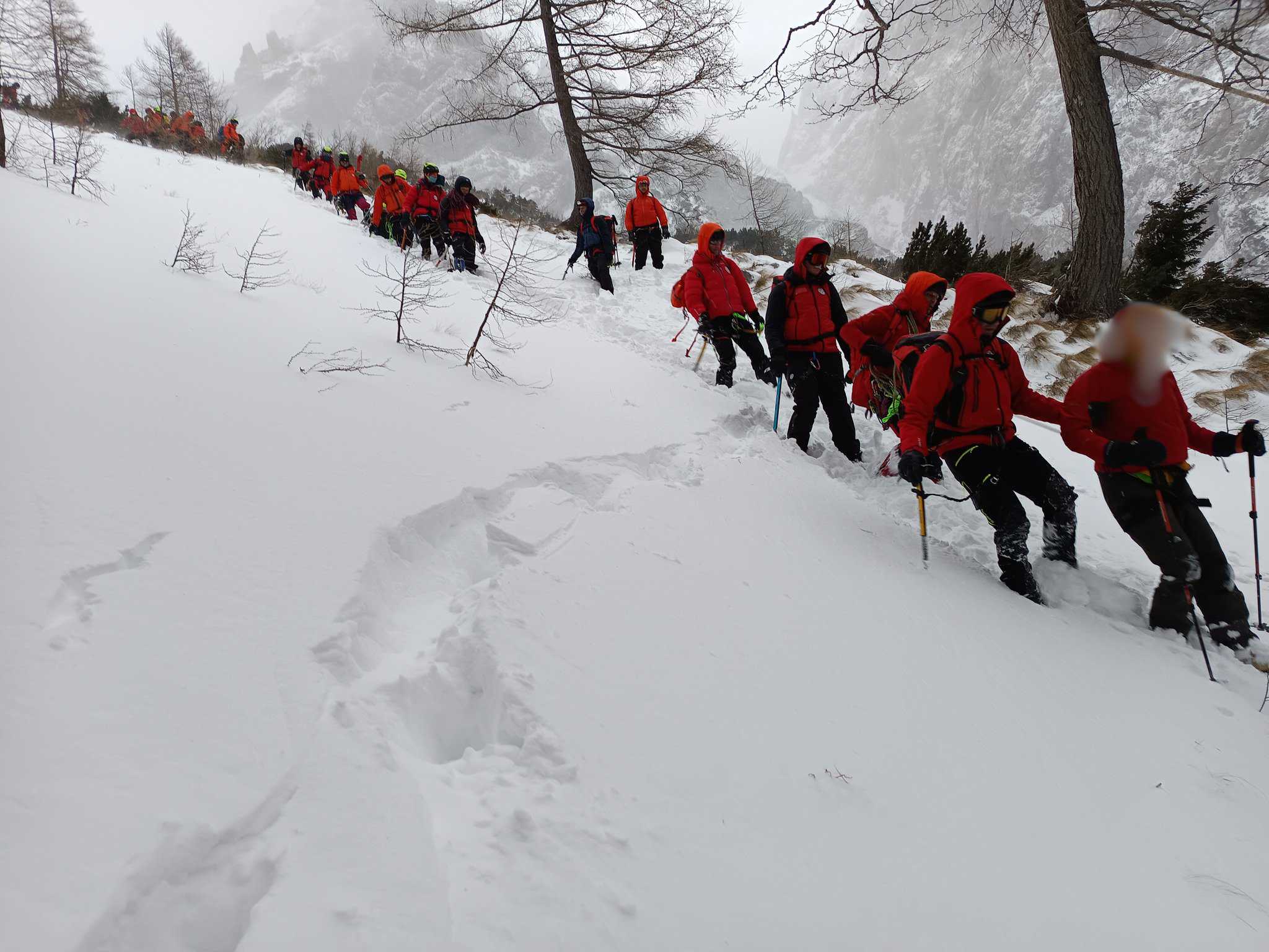 Madžarskega planinca našli mrtvega, poteka transport v dolino
