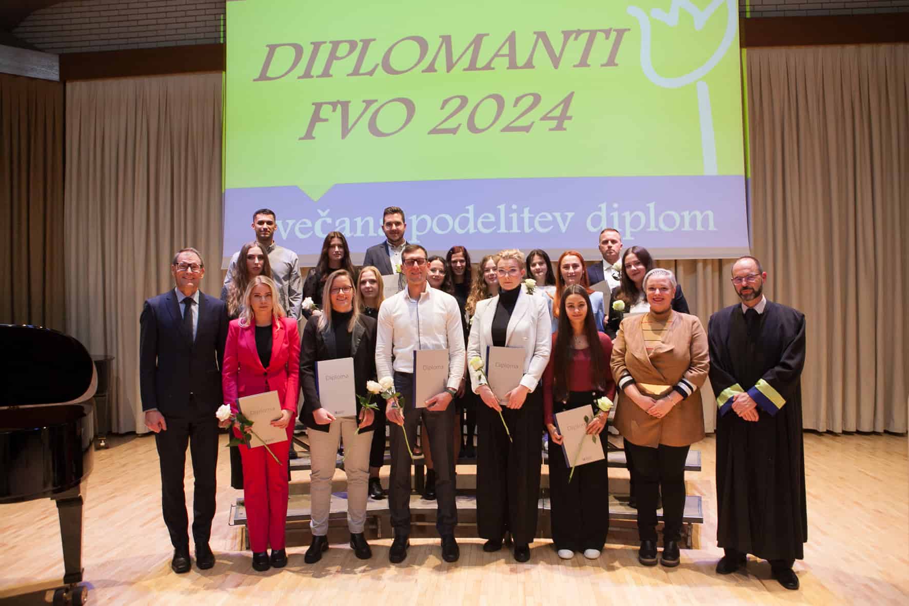 Diplome prejela trinajsta generacija študentov Fakultete za varstvo okolja