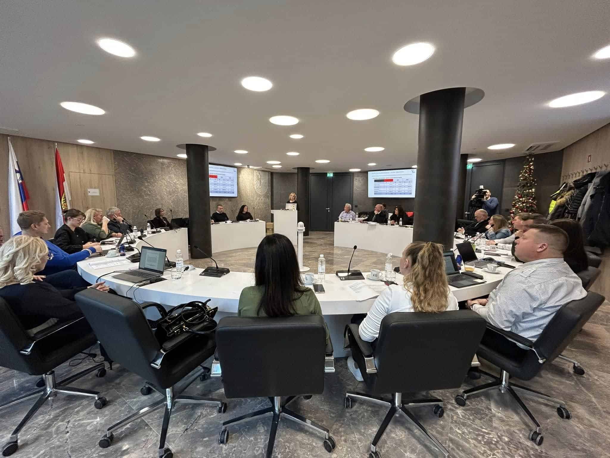 Prvič v 2025 bodo danes zasedali šoštanjski svetniki in svetnice