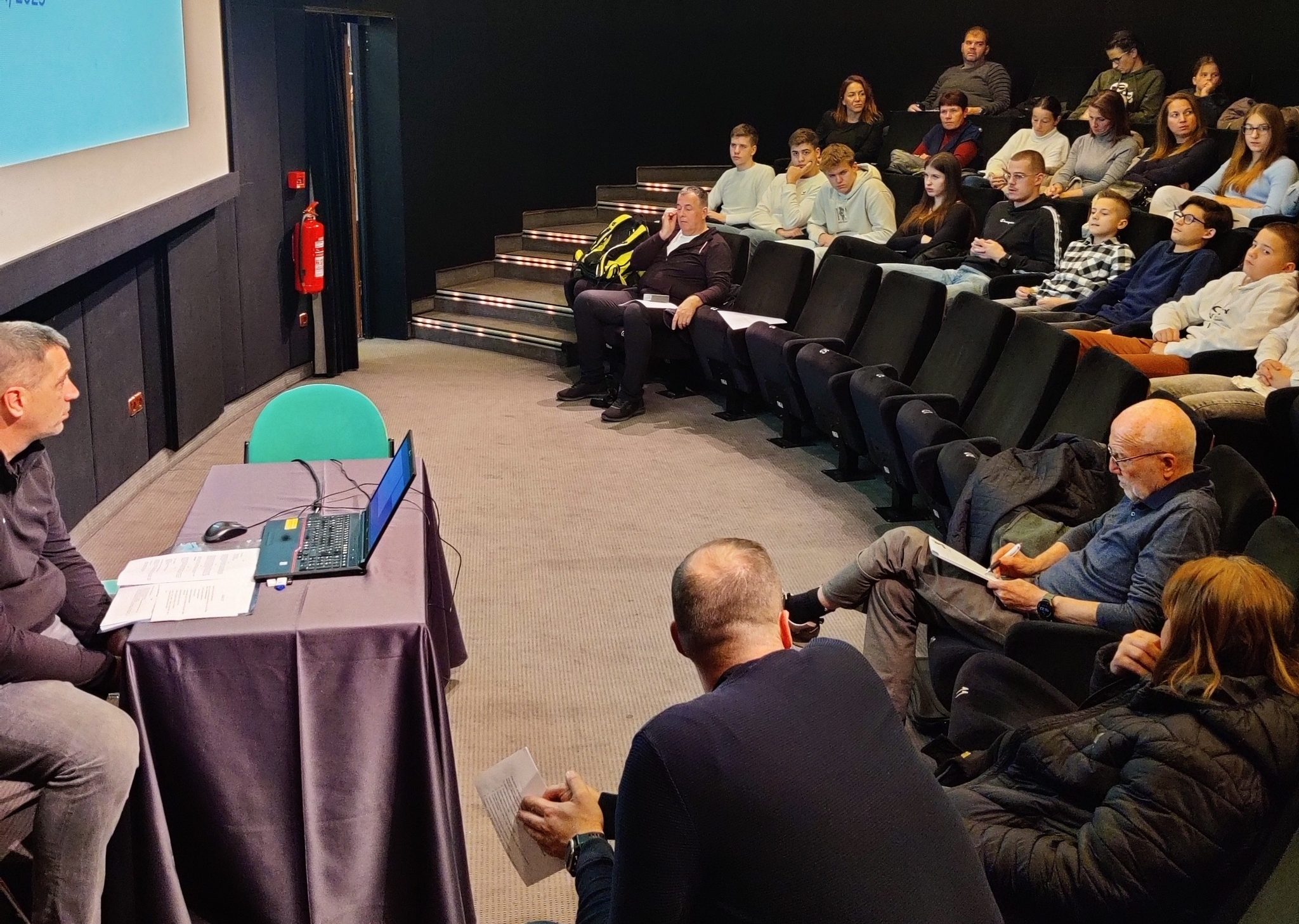 Redna letna skupščina Plavalnega kluba Velenje: Pregled dosežkov preteklega leta in načrti za prihodnost