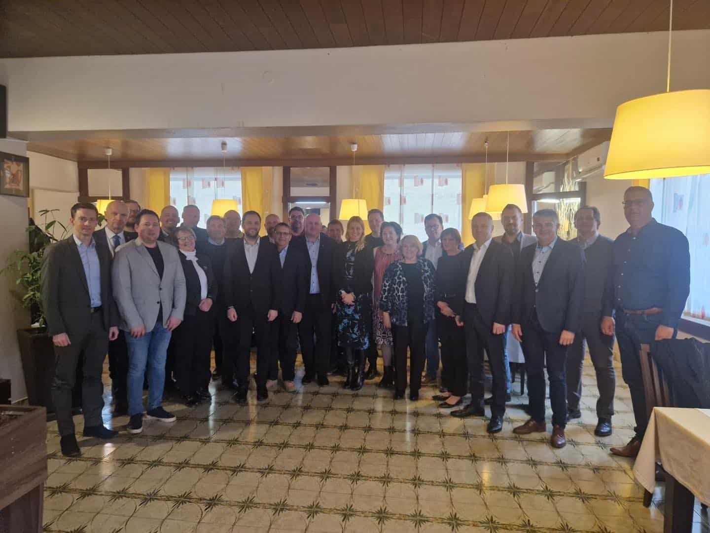 Združenje neodvisnih županov Slovenije na prvem občnem zboru v Šoštanju