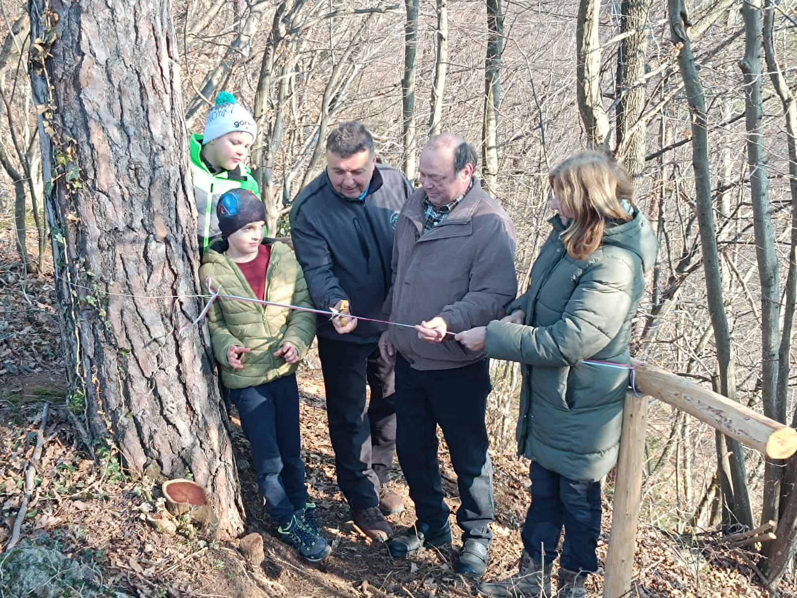 Po Aškerčevih stopinjah: Odprli obnovljeno pot Strmec