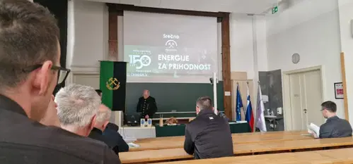 Ko stroka sreča tradicijo: V Ljubljani pripravili 49. Skok čez kožo