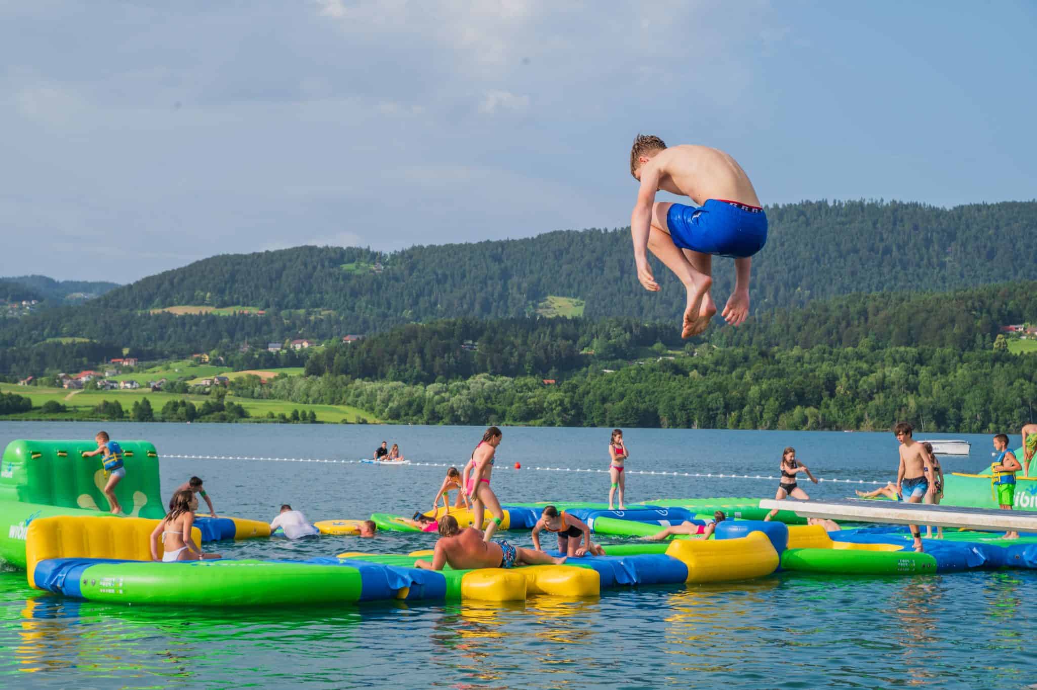 Pred nami vroč dan, ohladite se v Velenjskem jezeru