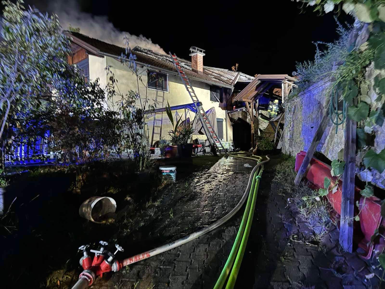 Dolga noč za gasilce – požar na Gubčevi cesti pogasili v zgodnjih jutranjih urah