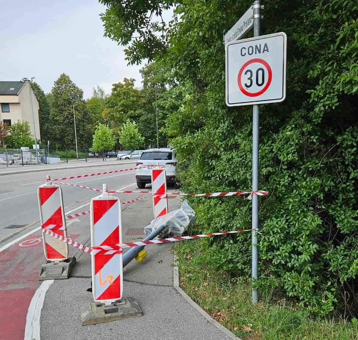 Na križišču Ulice Ervina Prislana in Šaleške ceste je prišlo do okvare semaforja