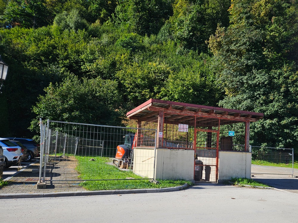 Zaradi gradbenih del bo do konca leta omejeno parkiranje v Starem Velenju