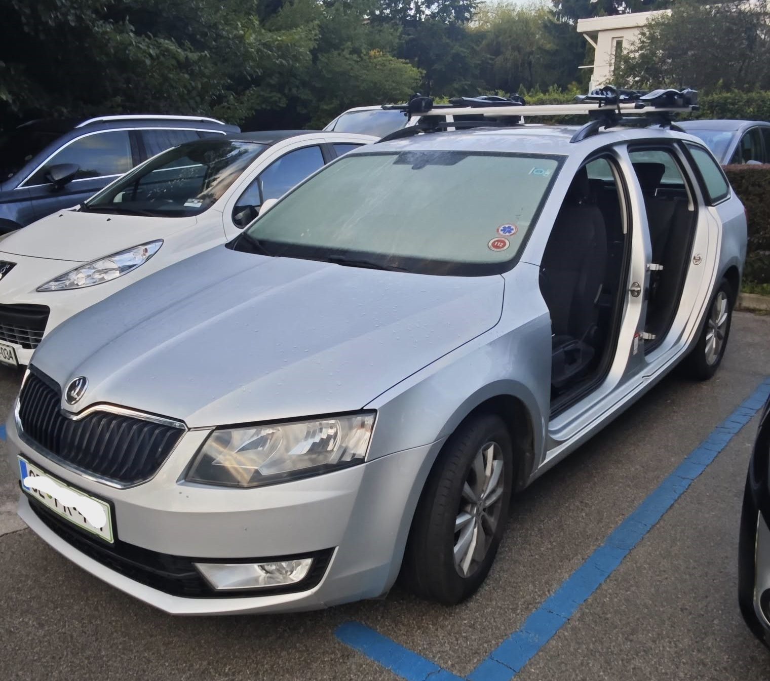 Vlom v vozilo v Velenju: Storilci odtujili vrata avtomobila