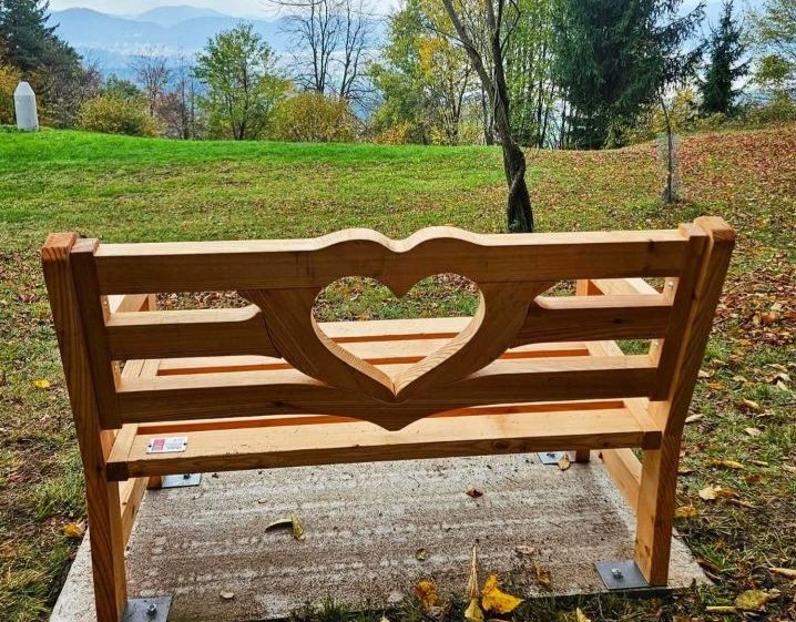 Sončen konec tedna vabi v naravo: Odkrijte klopce z najlepšimi razgledi