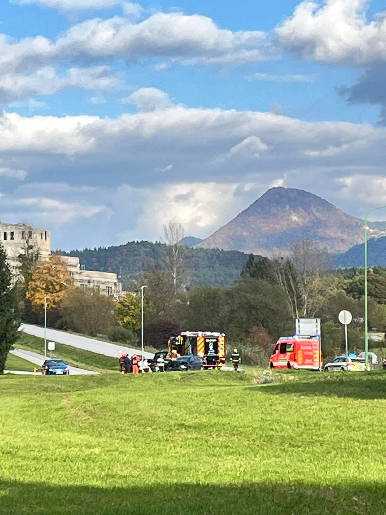 V smeri restavracije Jezero prišlo do prometne nesreče