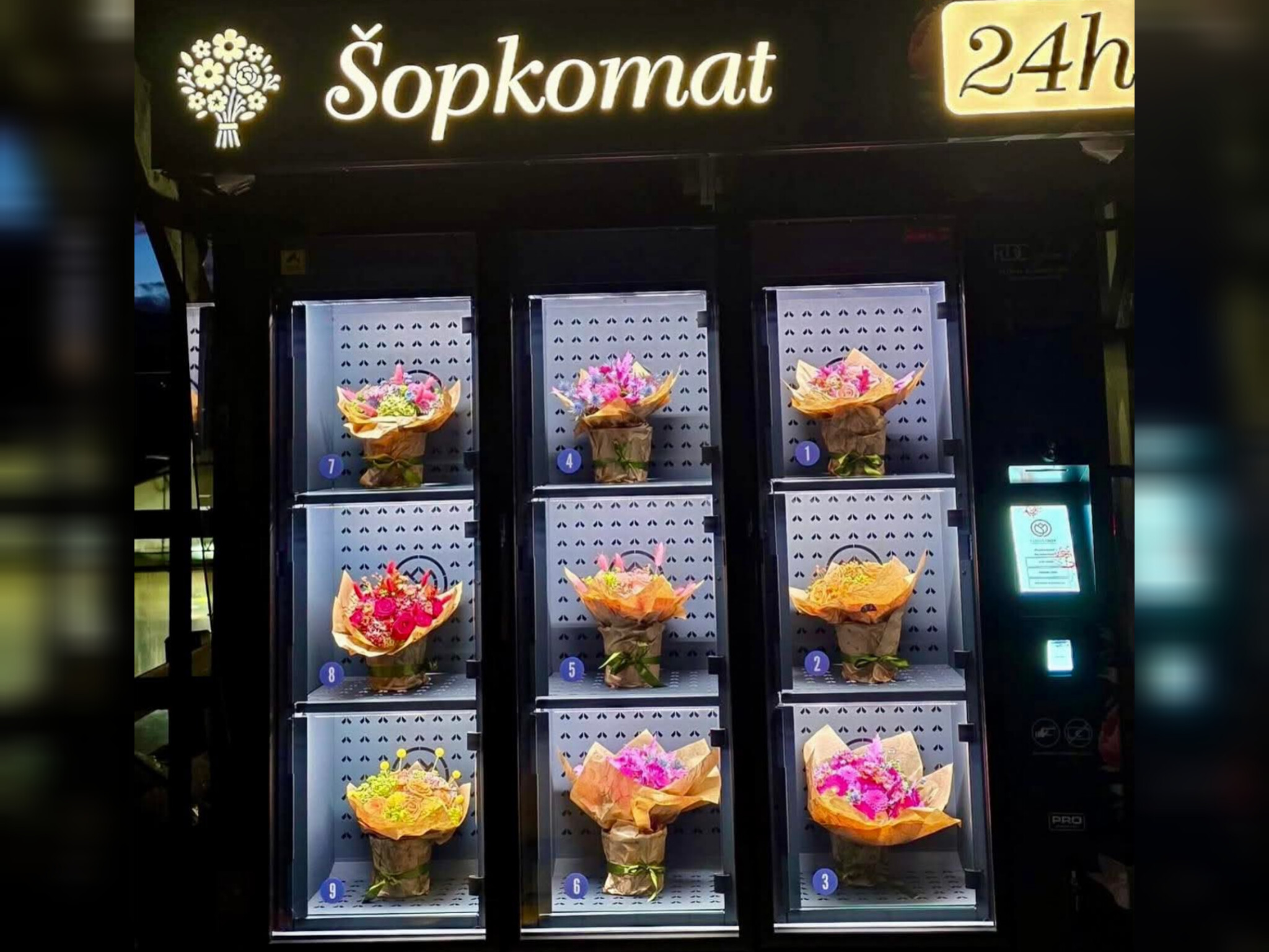 Šopkomat v Podgorju pri Velenju – cvetje na dosegu roke 24 ur na dan