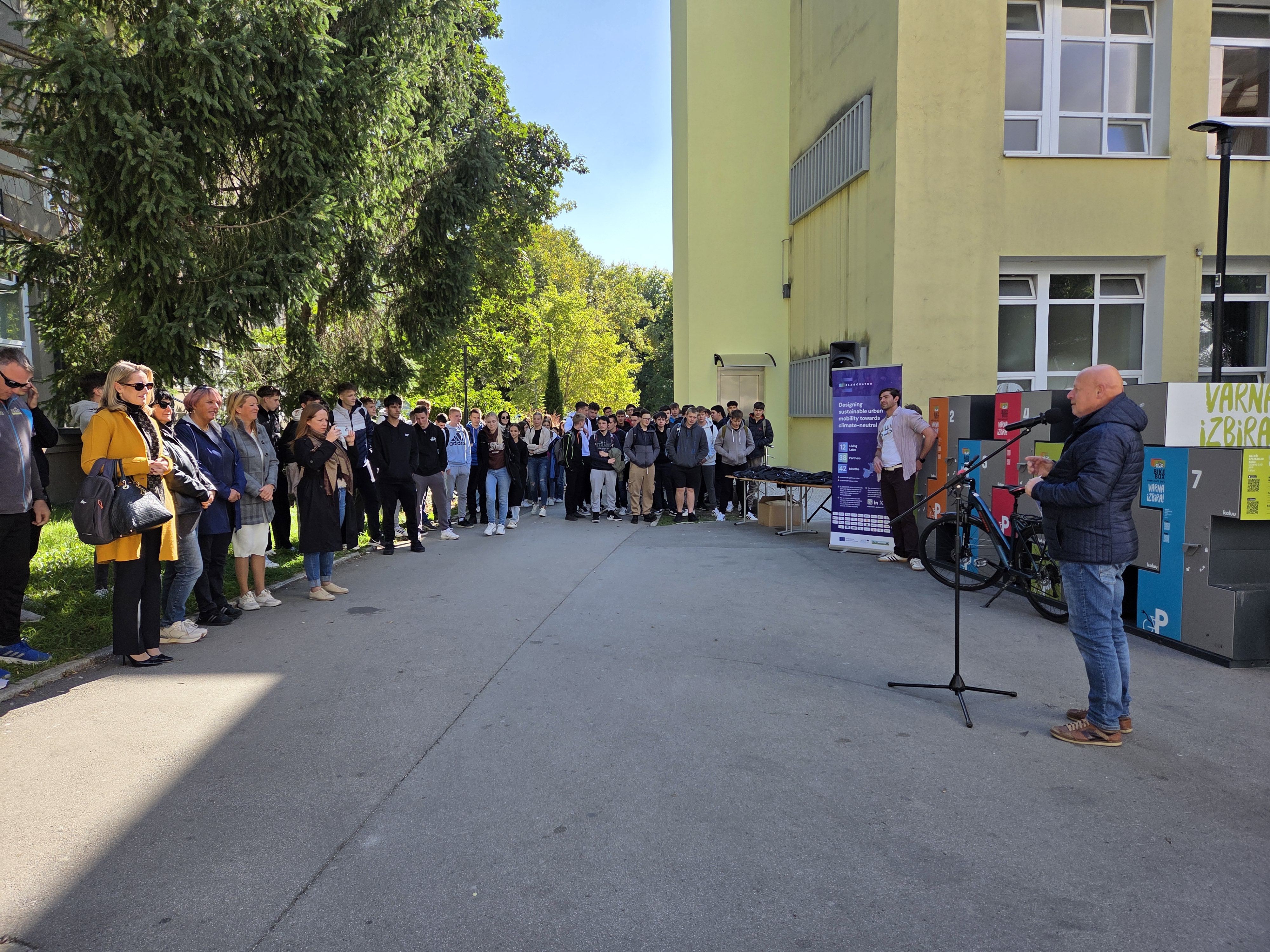 Uradno namenu predali varovani kolesarnici pri ŠCV #foto