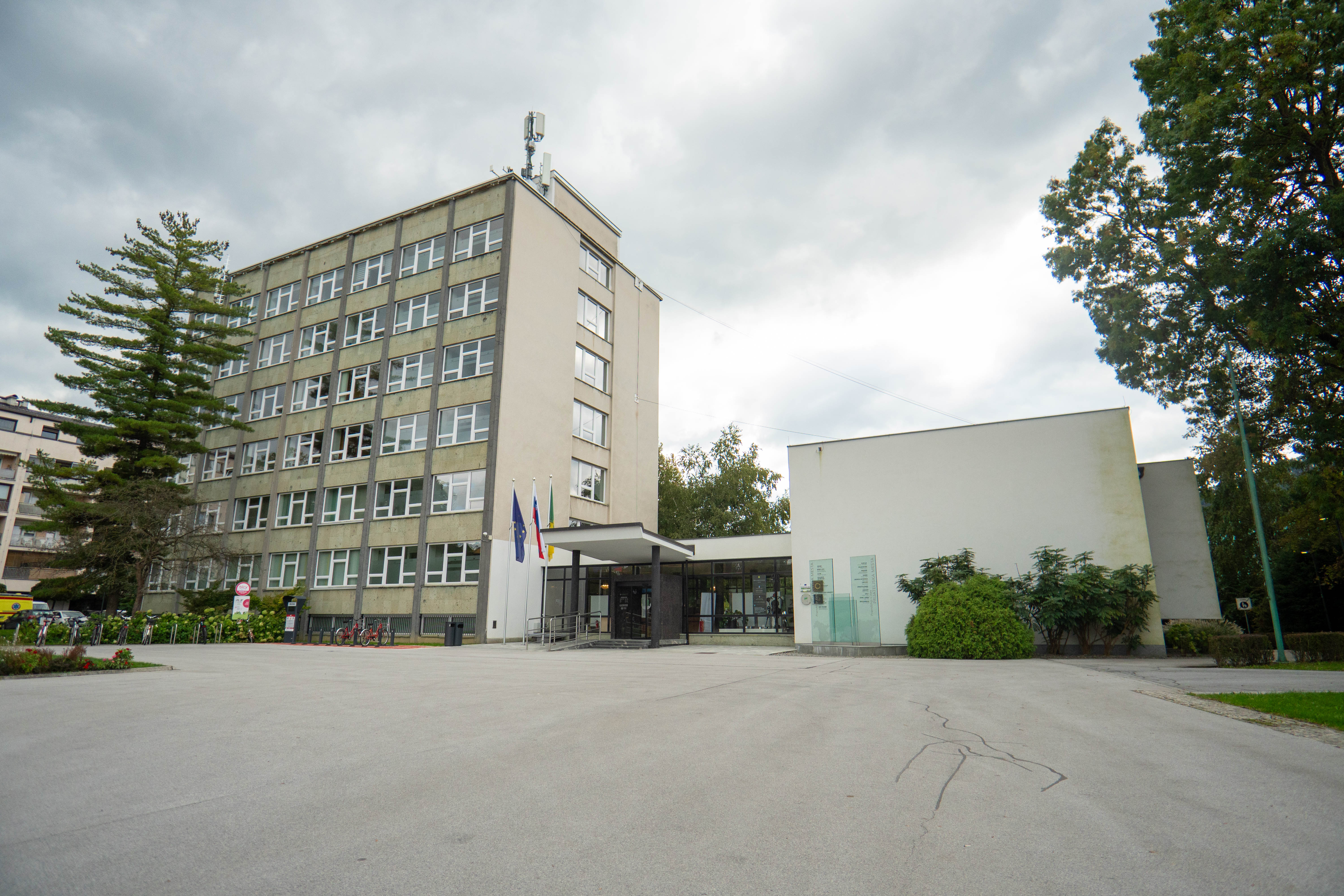 Obvestilo: Prilagojen poslovni čas Uprave Mestne občine Velenje med prazniki