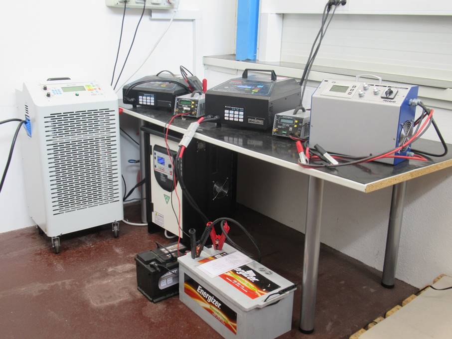 Primerjava AGM, GEL in klasičnih svinčeno-kislih akumulatorjev: prednosti, slabosti, uporaba