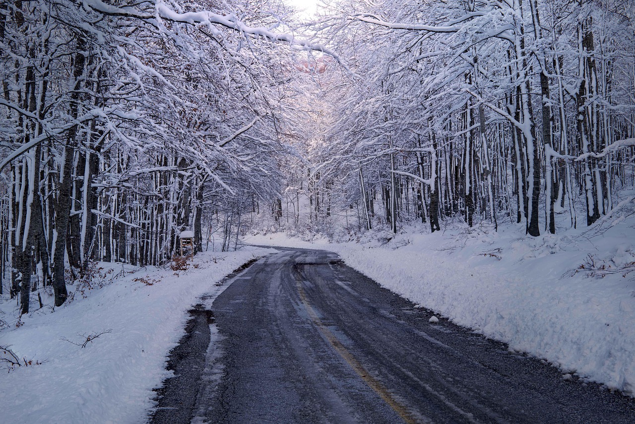 Začenja se sezona zimskega vzdrževanja cest in javnih površin