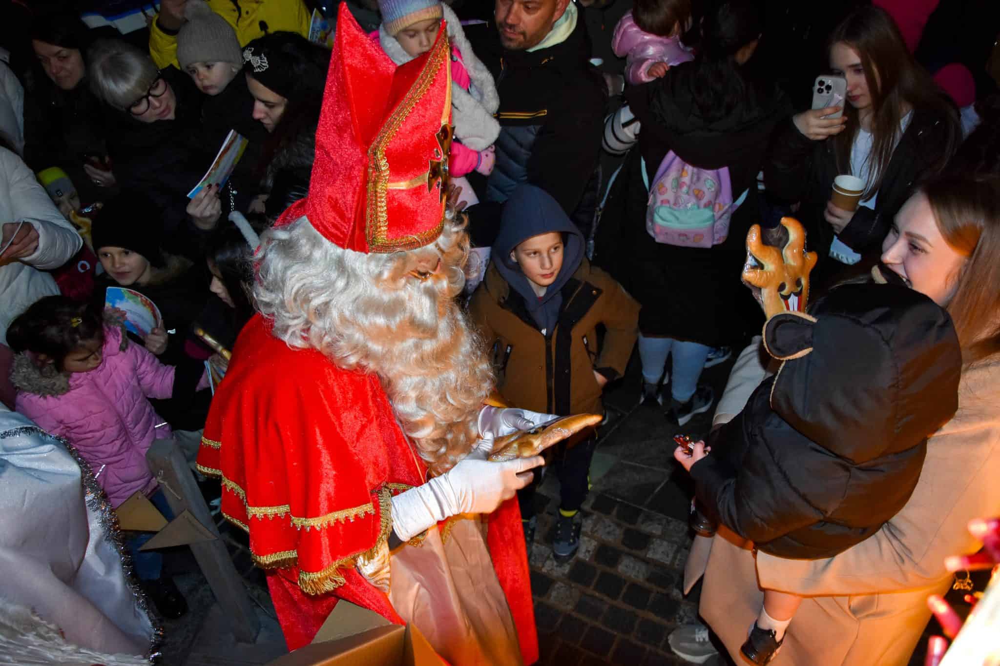 Miklavž bo v četrtek razveselil otroke na Starem trgu
