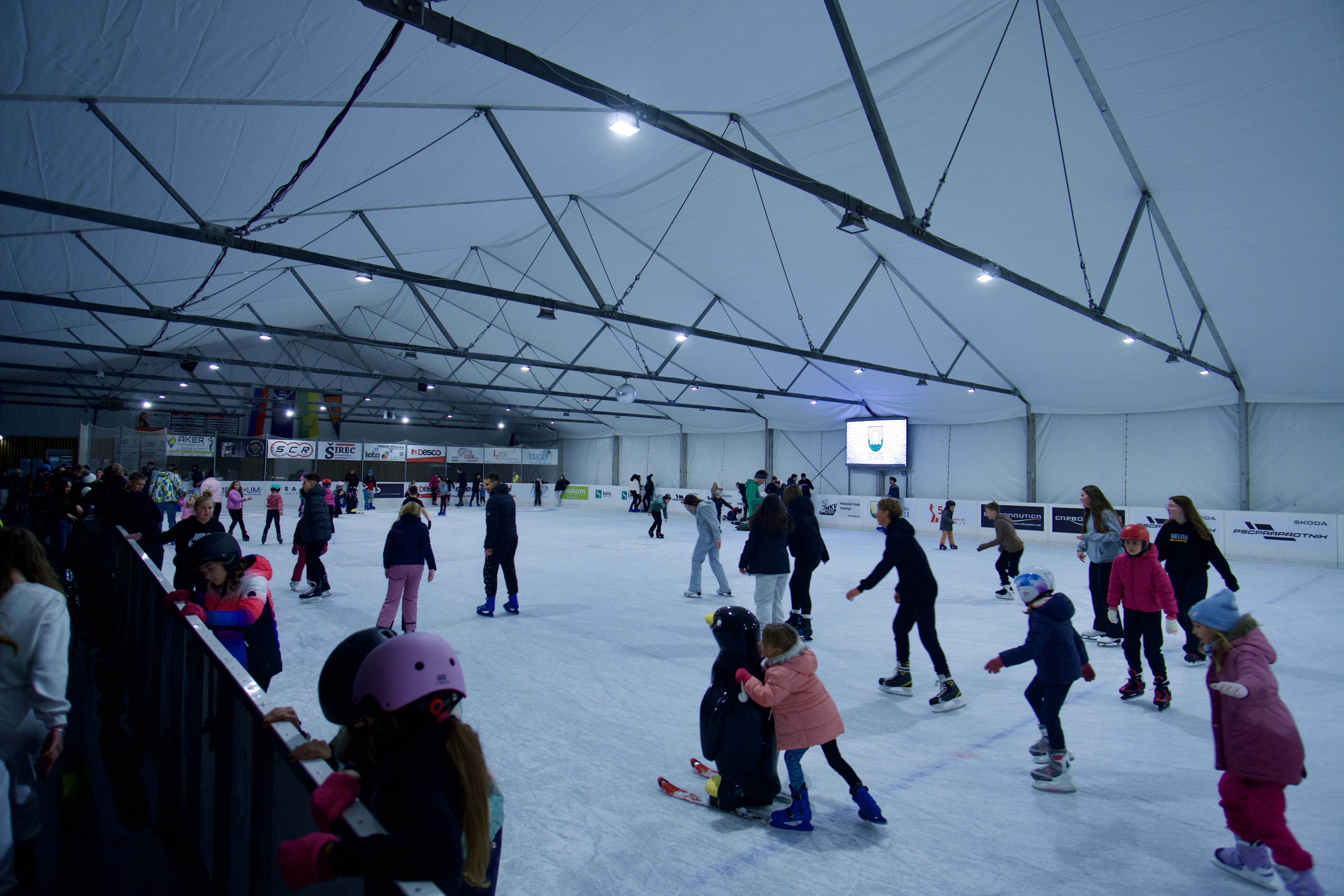 Drsališče Velenje v Sončnem parku: Brezplačno drsanje za vse generacije