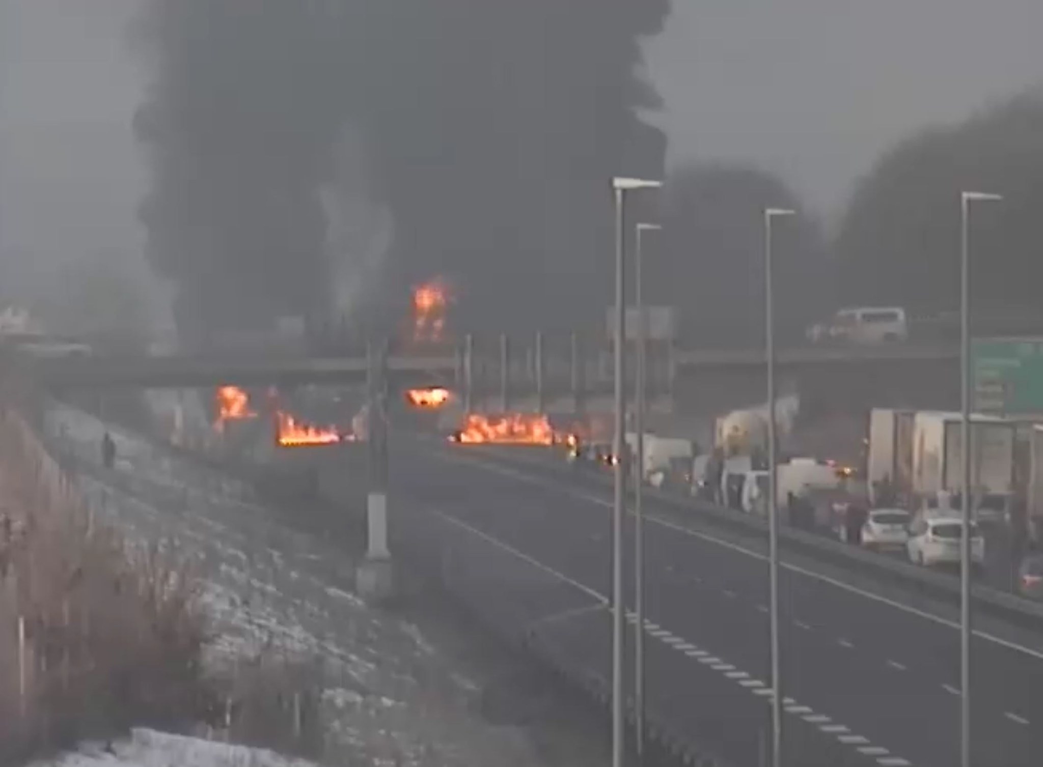 V prometni nesreči na štajerski avtocesti umrl voznik manjšega tovornega vozila