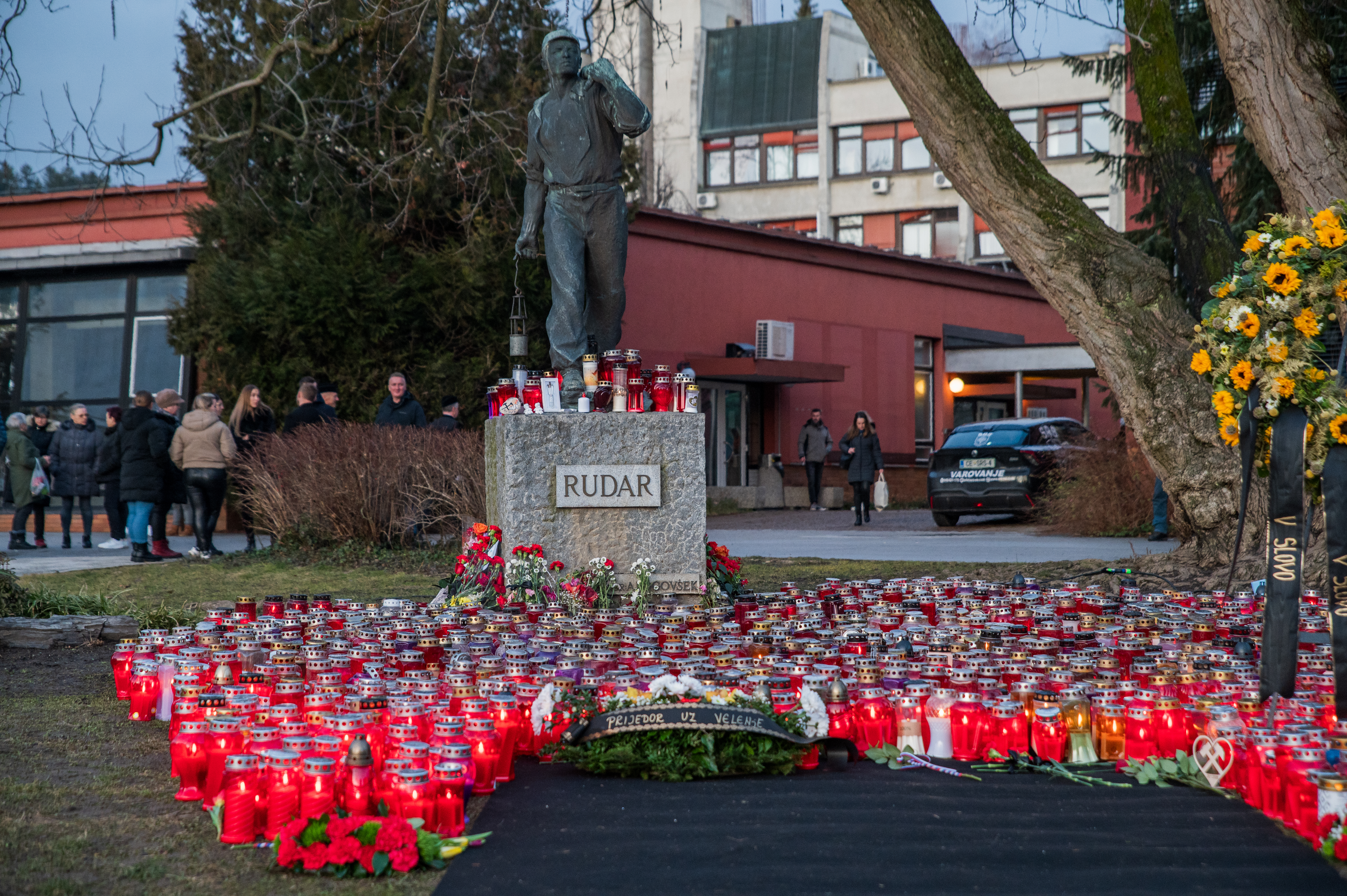 Prižig sveč v spomin in poklon rudarjem
