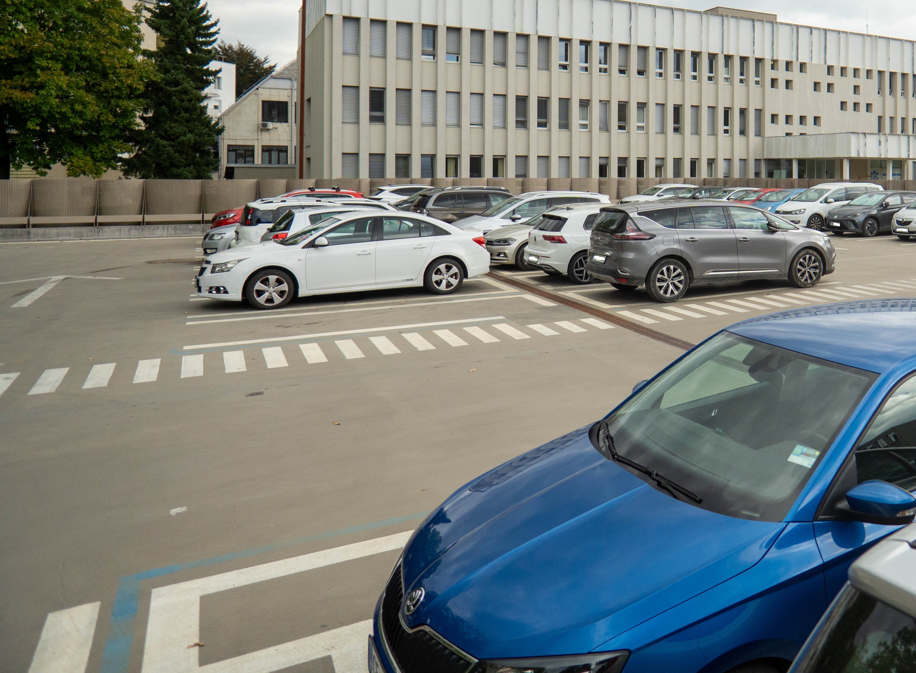 Parkirne karte, dovolilnice in abonmaji po novem v digitalni obliki